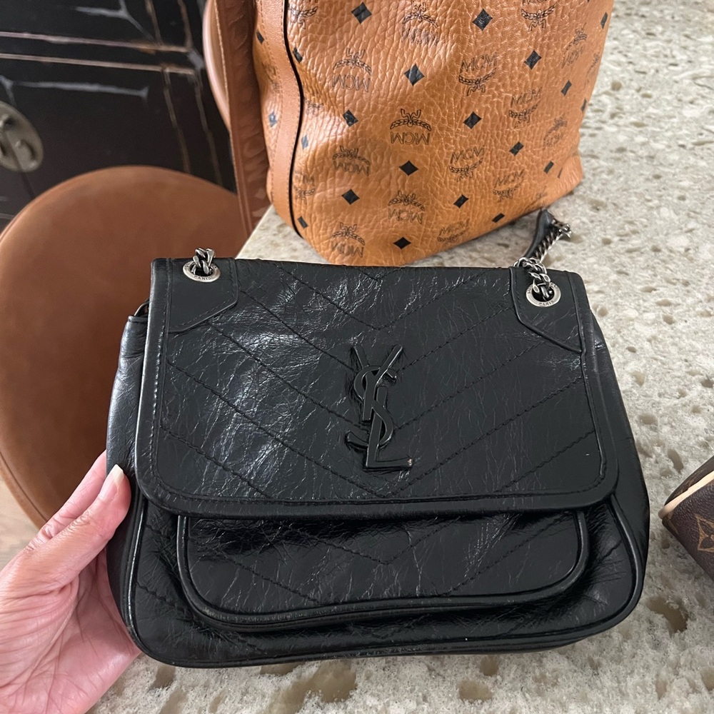 Yves Saint Laurent Black Leather Shoulder Bag